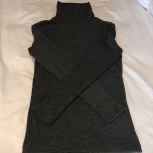 Lightweight mock turtleneck